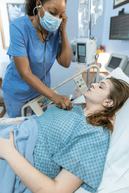 Chest Pain: When Should You Go to the ER?